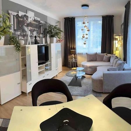 Wohnung 1 Mit 2 Schlafzimmern Und Terrasse Гросгмайн Экстерьер фото