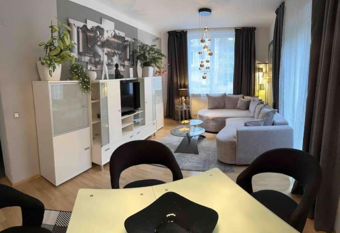 Wohnung 1 Mit 2 Schlafzimmern Und Terrasse Гросгмайн Экстерьер фото